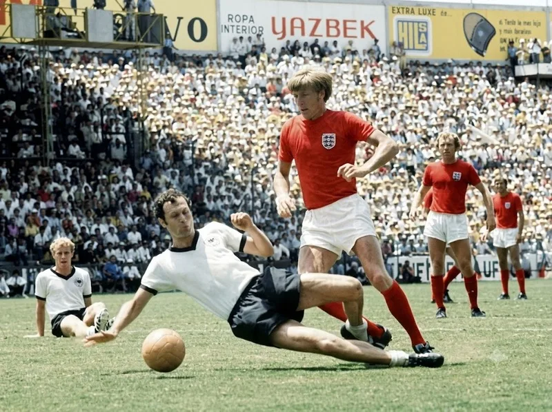 Franz Beckenbauer là huyền thoại nâng tầm vị trí libero trong bóng đá