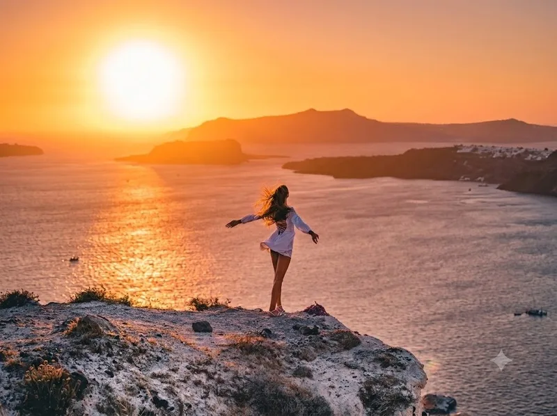 Mùa xuân và đầu thu là thời điểm đáng cân nhắc khi du lịch Santorini.